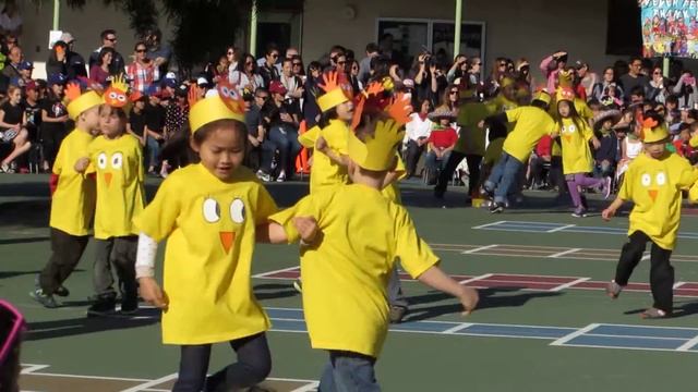 2016 Marengo Spring Dance - Kinder Chicken dance смотреть онлайн