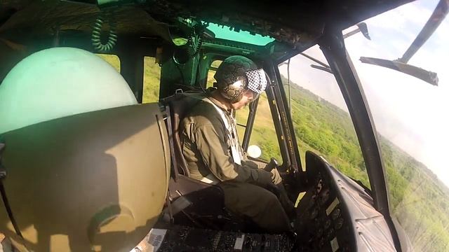 Bell UH-1H EA Evasion y Escape (Instructor Rodrigo "CLOTA" Santillan ) смотреть онлайн
