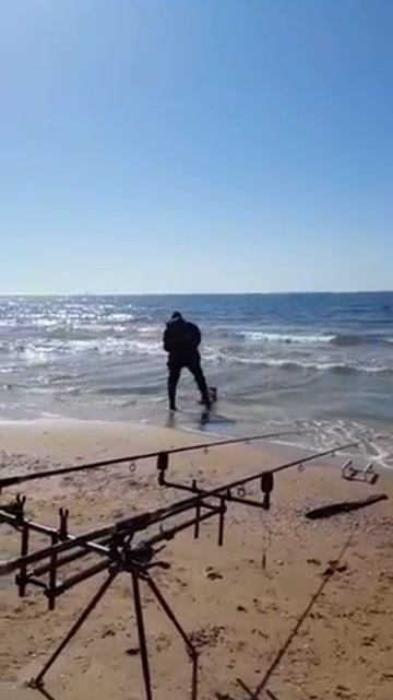 Рыбалка с корабликом KARPFISHER на море. смотреть онлайн