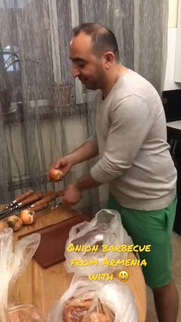 Армянский луковый шашлык (Armenian onion barbecue) смотреть онлайн