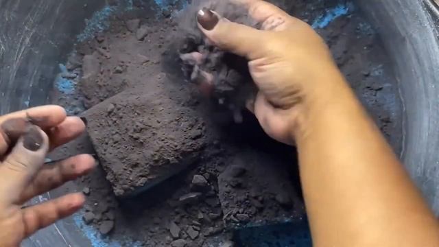 Black Gym Chalk Crush By Rayna_Asmr ,ASMR Gymchalk Indonesia