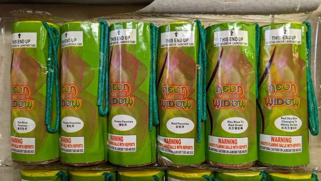 NEON Widow canister shells by RGS brand fireworks смотреть онлайн