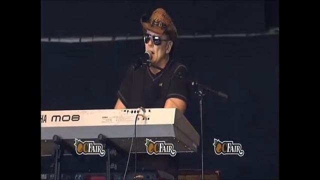 Coyote Sunrise performs "Die a Happy Man" cover at Orange County Fair Hangar Stage смотреть онлайн