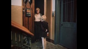 "Мымра старая" - Девочка из к/ф "Гостья из будущего"