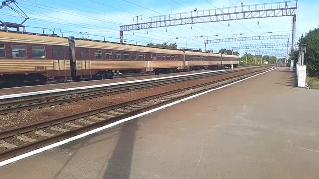 Поезд Полтава-Южная - Ромодан отправление со станции Гоголеве Украина 10.08.2019 смотреть онлайн