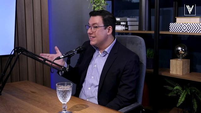 SUPERAÇÃO: DE MOTOBOY A EXECUTIVO-EDUARDO PERRONE-VIRANDO A MESA-EP#044 смотреть онлайн