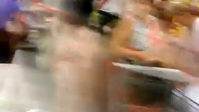 MP4 распродажа в Ашане одеял люди жмоты смотреть онлайн