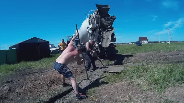 Как построить свой дом участок,разметка,траншея,фундамент. Строительство дома своими руками. смотреть онлайн