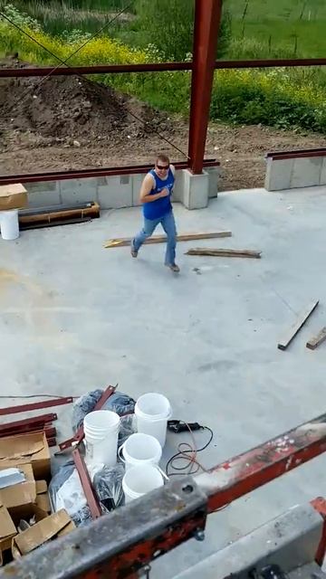 Rock chuck in a bucket смотреть онлайн