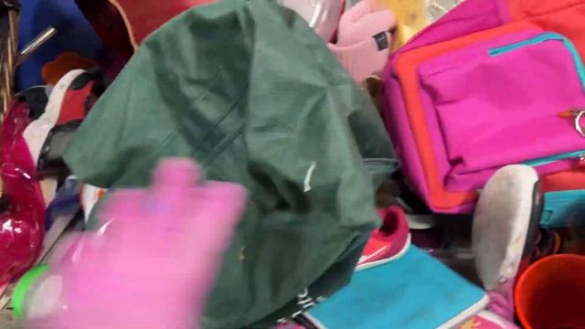 I went straight to the NEW PACKED BINS! TONS of NEW STUFF! #goodwill #outlet #thrifting #resale смотреть онлайн