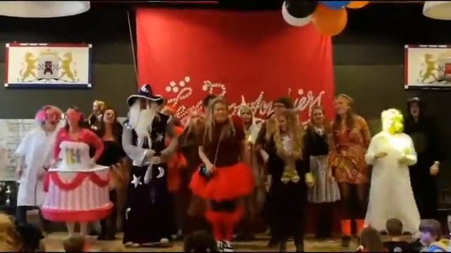 Lerarenact Knopengein 2018 - Tante Rita смотреть онлайн