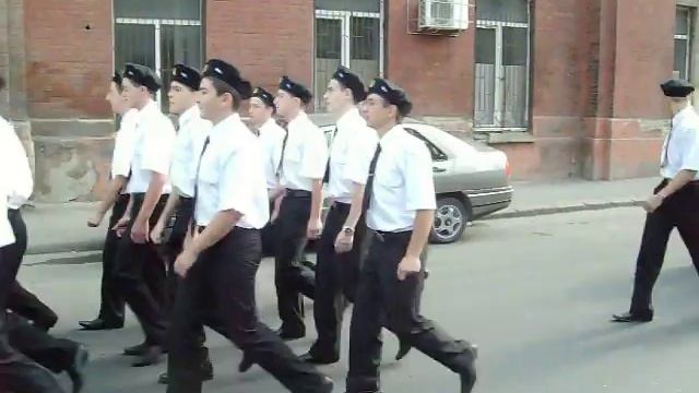Новоиспеченные курсанты на марше. Одесса смотреть онлайн