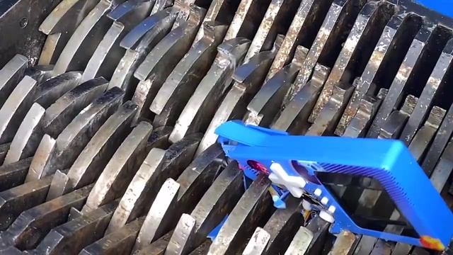 Измельчающая СЛИЗЬ, ГЛУПАЯ ВЕРЕВОЧКА и череп ВЕЛОЦИРАПТОРА смотреть онлайн