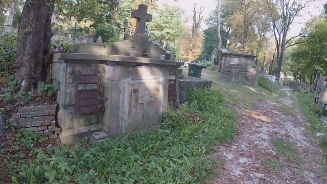 Коротке відео Екскурсії по Личаківському цвинтарі у Львові смотреть онлайн