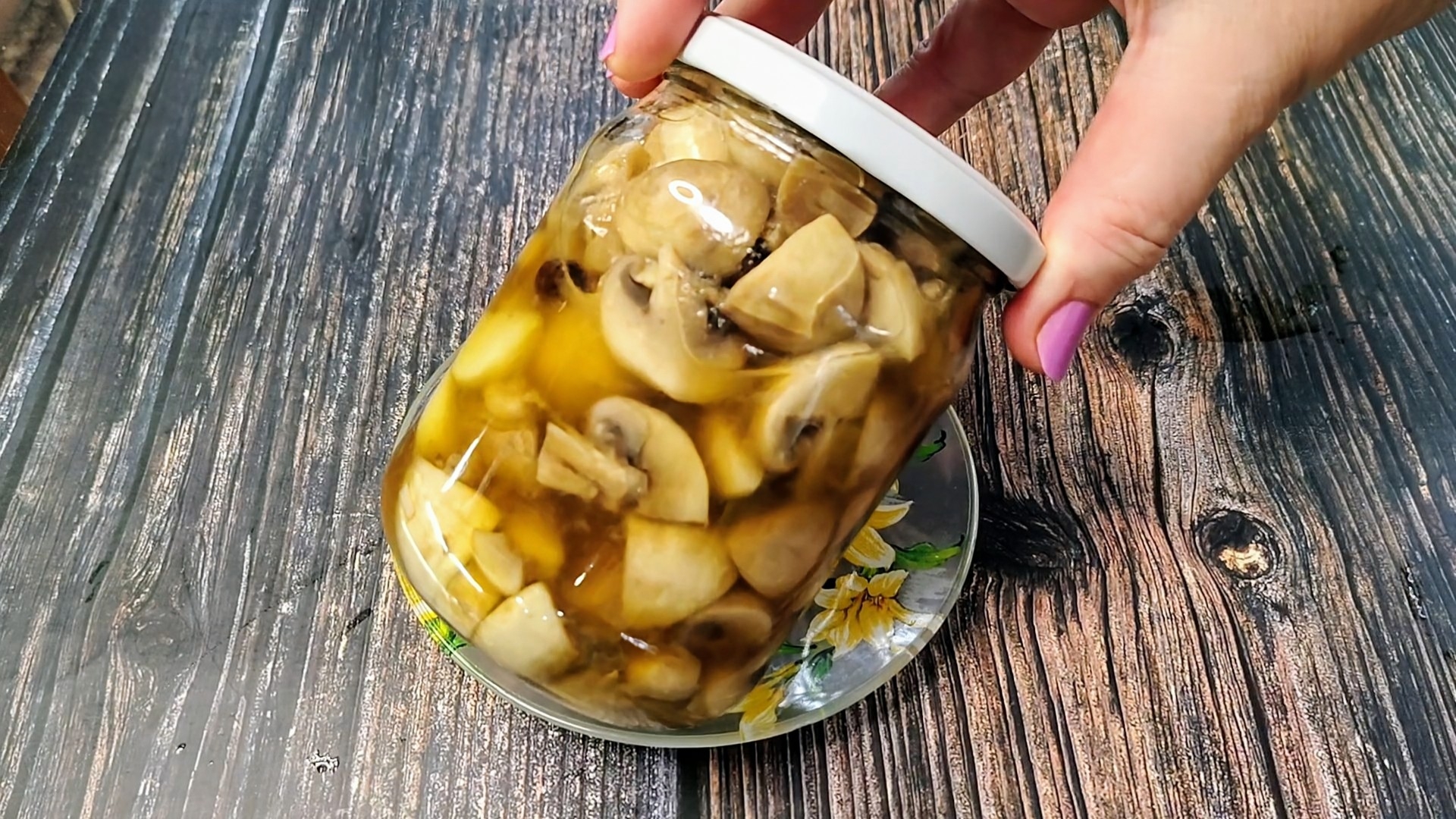 Маринованные шампиньоны рецепт за минуты. Для салата и закуски. смотреть онлайн