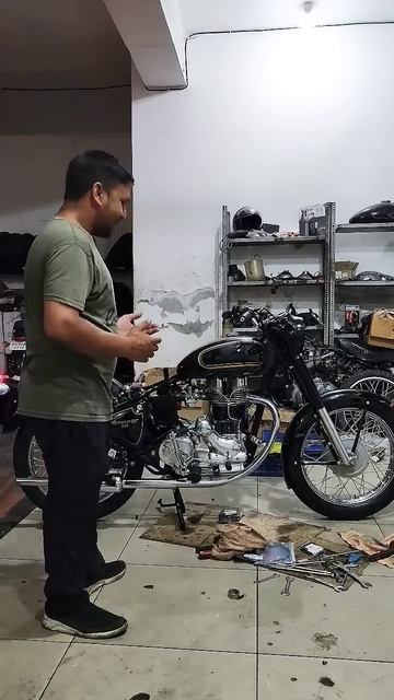 Royal Enfield ke andar Patiala sound dukh dukh #bullet #royalenfield #bullet350 #royalbullet смотреть онлайн