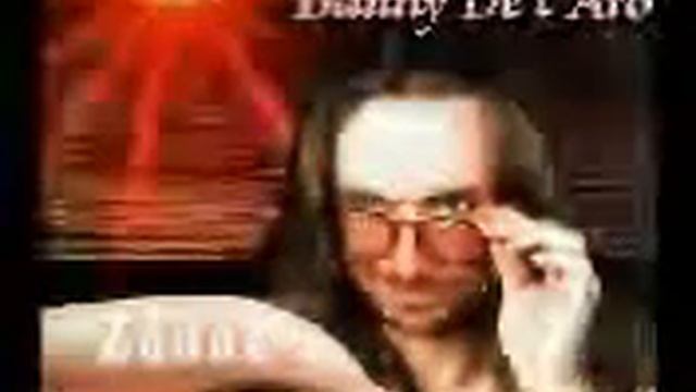 DANNY DE L'ARO zingt ZONNE-OLIE смотреть онлайн