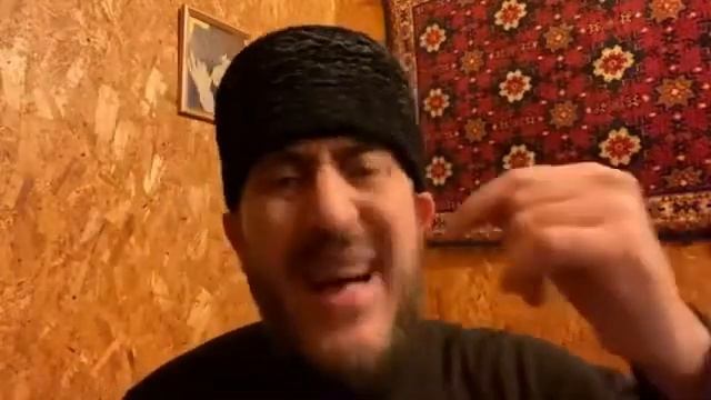 Хаджимурад Набиев про мусор в городе😁😁 смотреть онлайн