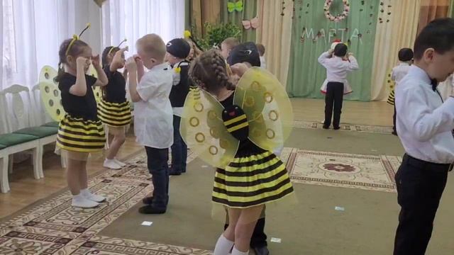 Утренник 8 марта. Средняя группа. Танец  «Хлопают реснички»
Автор Арина Чугайкина