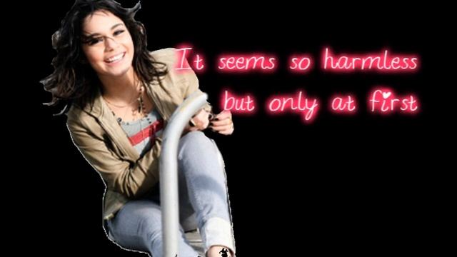 Vanessa Hudgens - Papercut Lyrics смотреть онлайн