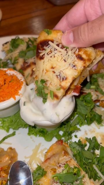 Red Lion British Pub: Serving Indian Fusion Food in Houston смотреть онлайн