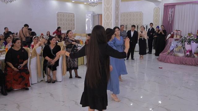 ШАЛАХО ТАНЦУЮТ БЛИЗНЯШКИ!!! смотреть онлайн