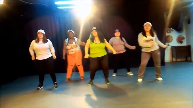 El Extranjero / Compañia Artistica vodevil plus size смотреть онлайн