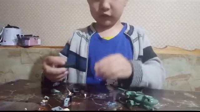 Собираем лего динозавр и учителя спринтера смотреть онлайн