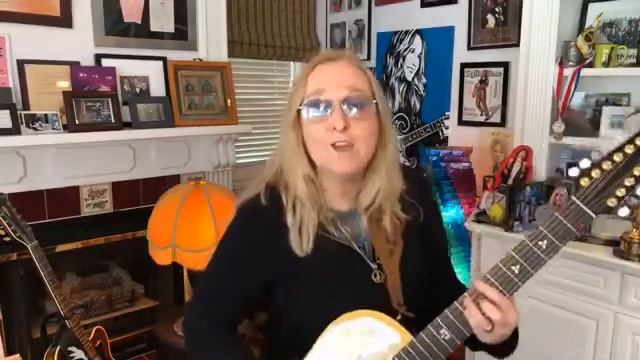 Melissa Etheridge - “Favorite Song” Live Premiere - March 26, 2020 смотреть онлайн