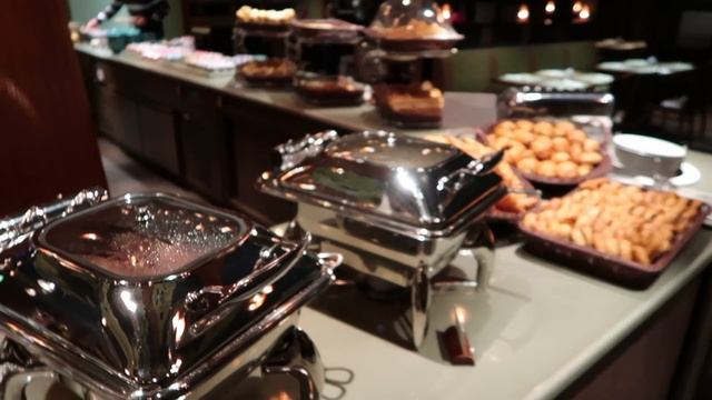 Sequoia Lodge GOLDEN FOREST DISNEYLAND PARIS hotel room lounge club смотреть онлайн