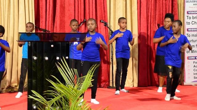 Alice Kimanzi-Yesu Wangu Dance ft Divine Dancers смотреть онлайн