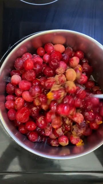 The Best Homemade Cranberry Sauce | Naturally Sweetened Holiday Side Dish смотреть онлайн