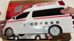 Машинка скорой помощи срочно выезжает на место. Я представлю и проведу по склону