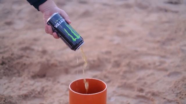 Many Monster Cans, Coca Cola, Fanta, Sprite and Mentos Underground! смотреть онлайн