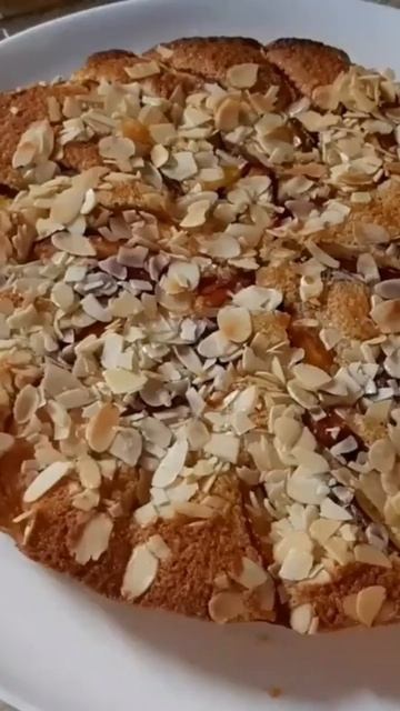 GÂTEAU FONDANT NECTARINES /AMANDES смотреть онлайн