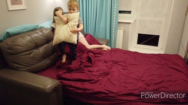 бой подушками