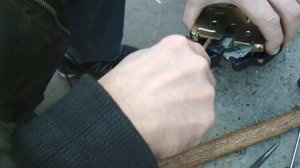 Как разобрать замок багажника форд фокус 1  +7-925-507-33-09