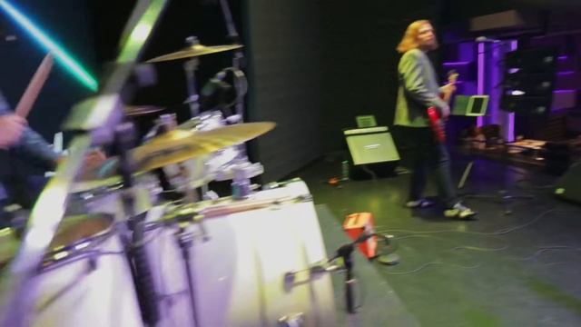 Осенняя. Группа «FM» (Клип). смотреть онлайн