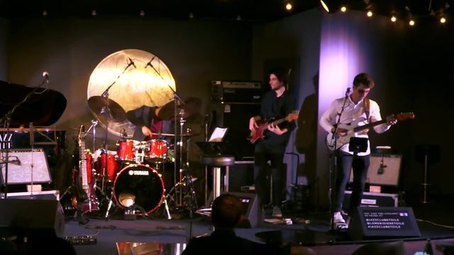 Indrit Mesiti - Mad World (live) смотреть онлайн