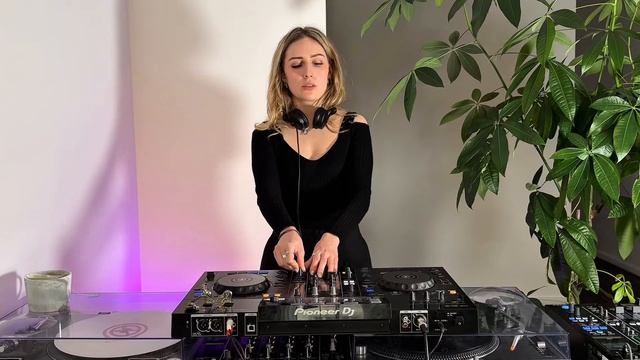 Karla Blum - BLUM FM 32