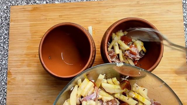 Рис с мясом и овощами в горшочках смотреть онлайн