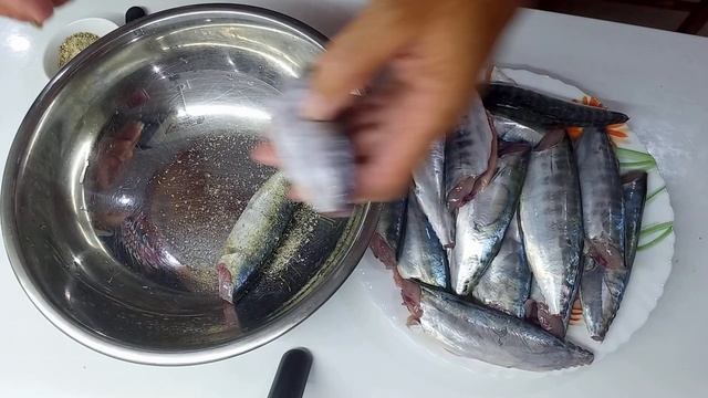 Пеламида (Черноморская скумбрия) на гриле, это очень вкусно. смотреть онлайн