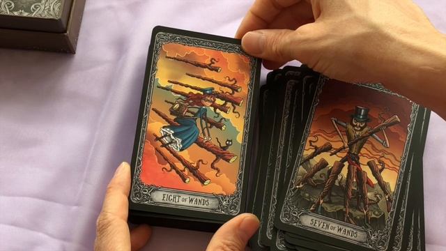 Dark Mansion Tarot Unboxing смотреть онлайн