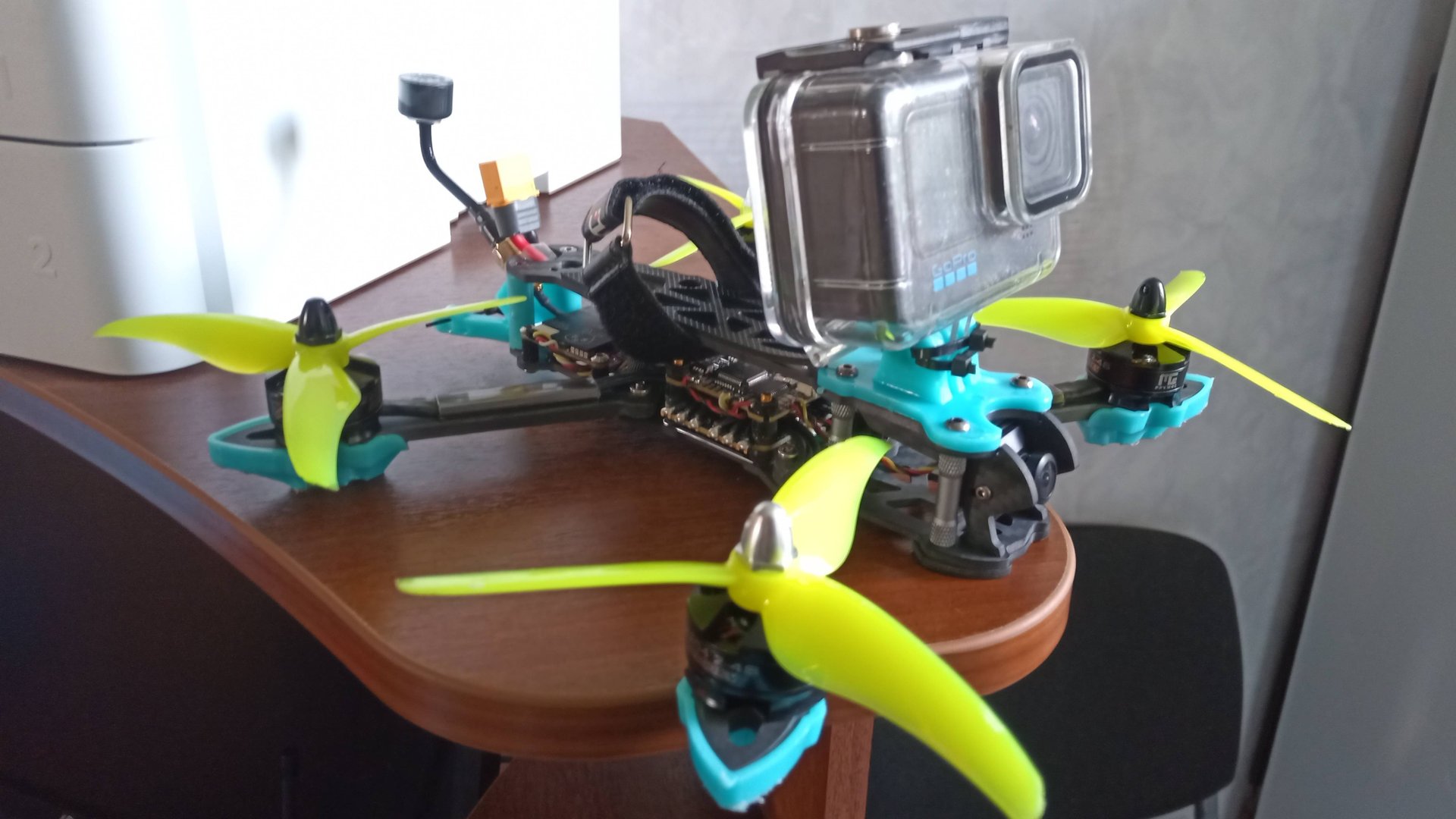 FPV МОЙ ПЕРВЫЙ ПОЛЕТ на новом дроне