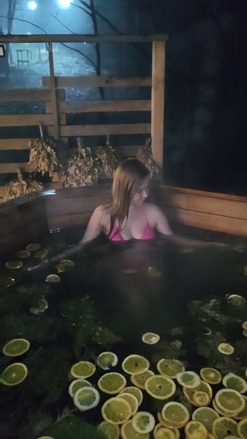 Купаюсь в сибирском чане 🍊🍃 смотреть онлайн
