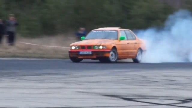 MAH04966 Гонки Оранж BMW 00 27=18 04 2015 1 смотреть онлайн
