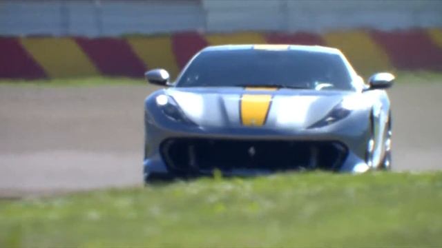 Ferrari 812 Competizione V12 Engine With More Than 830 Horsepower смотреть онлайн