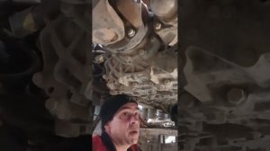 снимаем кпп и меняем сцепление на камазе 6*6