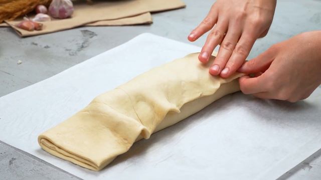 Simpler than you imagine. Brilliant pork and puff pastry recipe! смотреть онлайн
