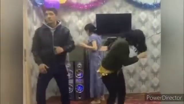 MAKTABDA OQIYDIGAN QIZ FOXISHALIK QILMOQDA SHARMANDA YALONGOCH JALAB FOXSHA